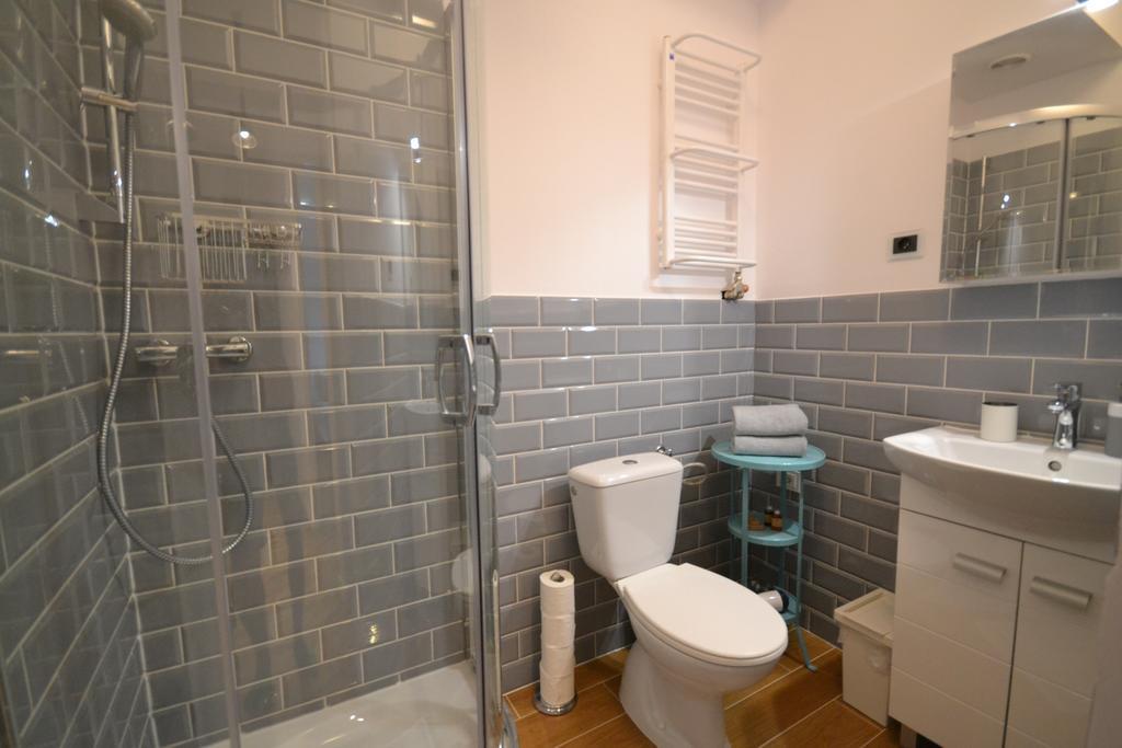 Apartament R4 *